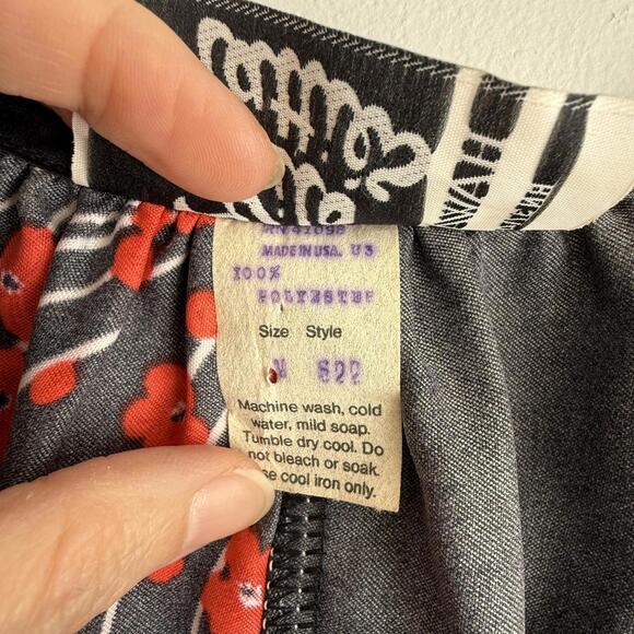 VINTAGE HILO HATTIE'S Black and Red Floral Wide Sleeve Ladies Dress, M - Picture 4 of 7